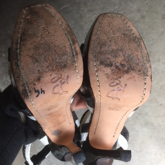 ALICE + OLIVIA Black White Leather Snakeskin Ankle Strap Platform Heels - Picture 8 of 9